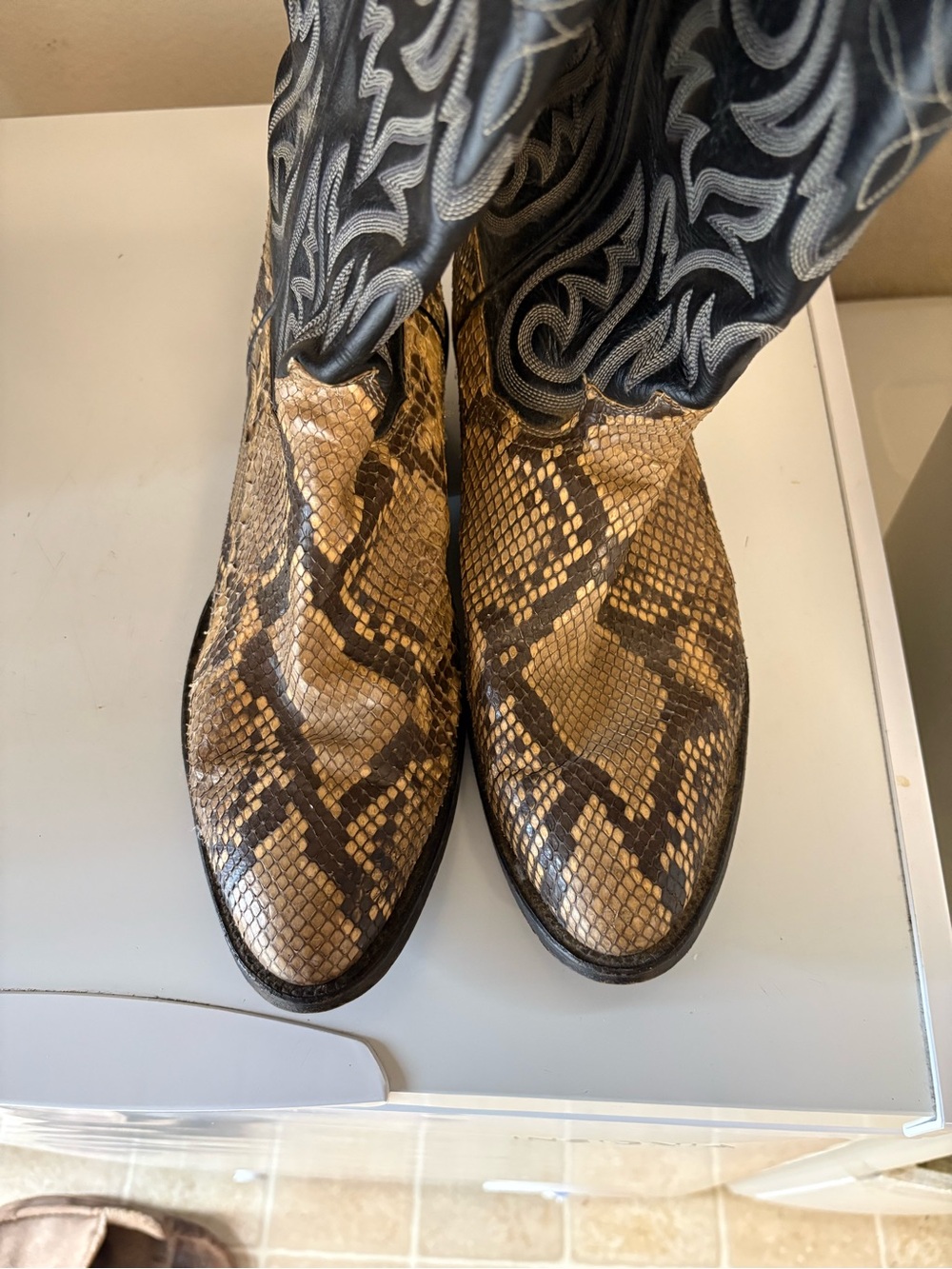 Men's Real Python snake skin boots will sell brand new for 350 and up won’t last